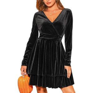 CUPSHE Women Fall Dresses Velvet Cocktail V Neck Long Sleeve Elastic Waist Flare Skater Mini Dress(Black)
